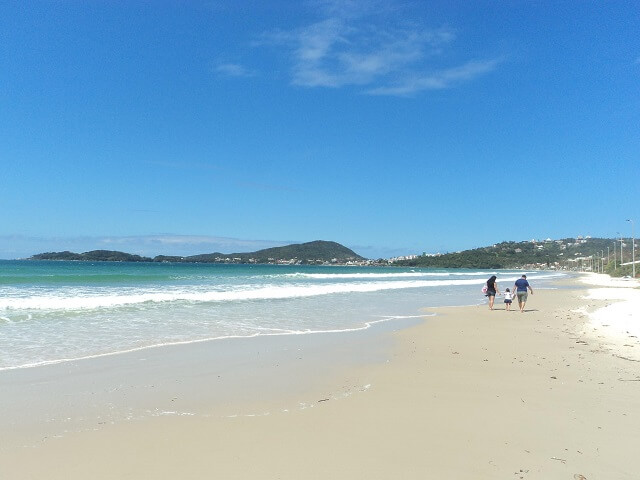 Praia de Bombinhas (Foto: Turismo Bombinhas)