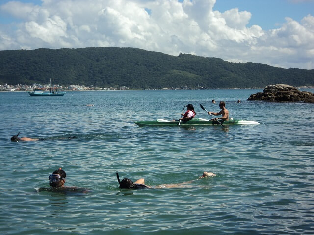 Praia da Lagoinha em Bombinhas (Foto: Turismo Bombinhas)