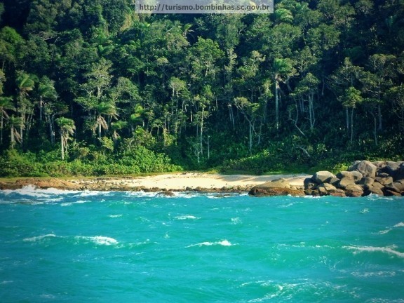 Praia do Parque Natural Municipal da Galheta, em Bombinhas (Foto: Turismo Bombinhas)