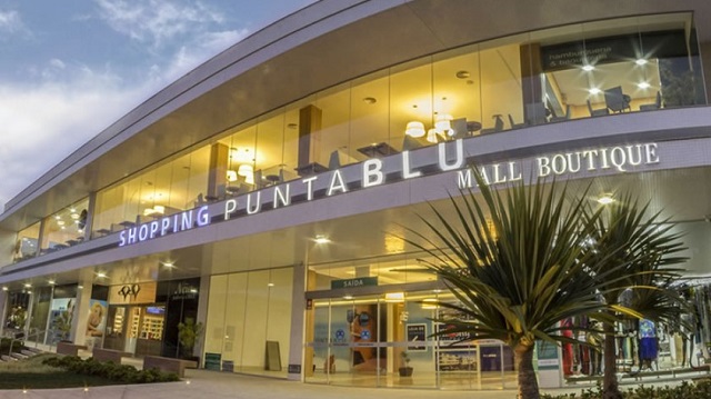 Shopping Punta Blu, no centro de Bombinhas. Fonte: Reprodução site Shopping Punta Blu.