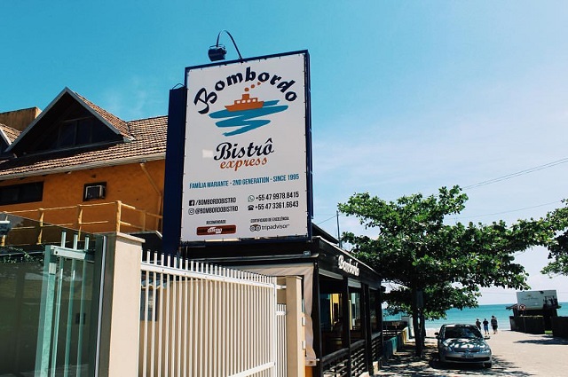 Bombordo Bistrô fica próximo à praia de Bombas. Fonte: Divulgação Bombordo Bistrô.