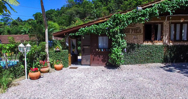 Estalagem Don Pablo é uma das melhores opções de pousada para visitar com crianças em Bombinhas. Fonte: Features Design.